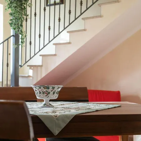 Belvilla By Oyo Sirente House